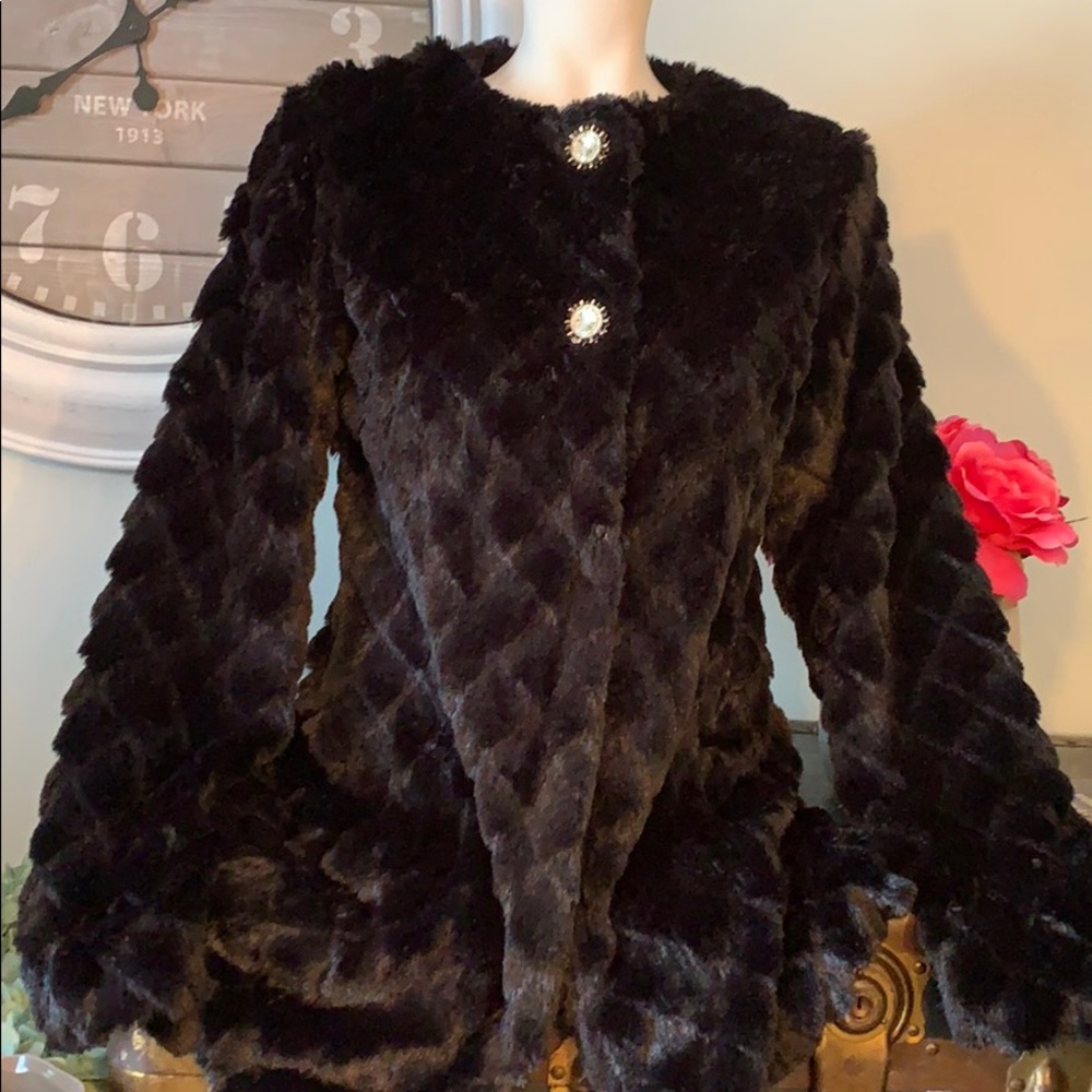 Dressy fur faux fur coat 💕❤️